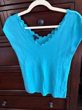 Talbots Bright Turquoise Scallop V-Neck Tank